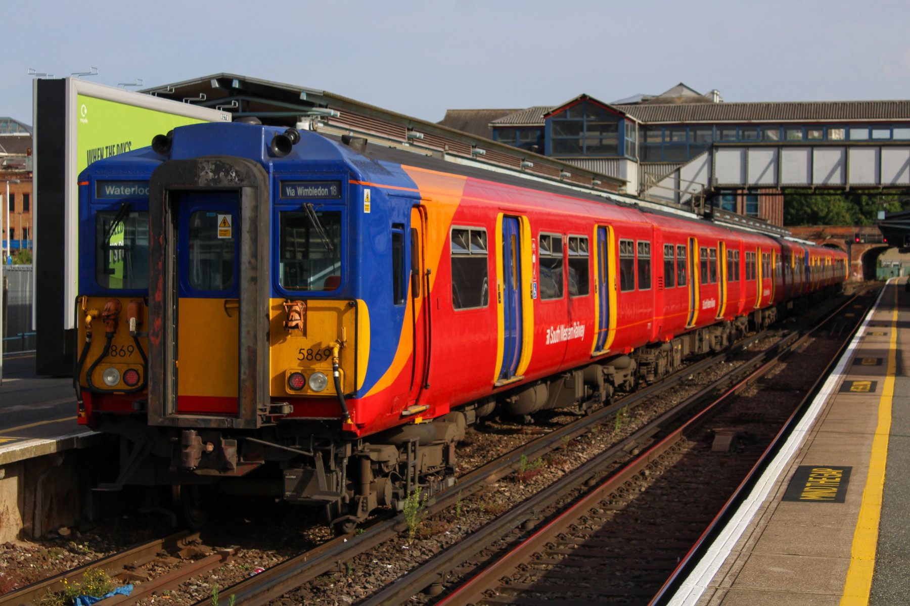 Photo of 5869 at Guildford — trainlogger