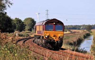 66012 at Godnow Signal Box, Crowle. &copy; stevexos