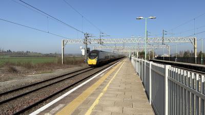 390103 at Cheddington. &copy; Luivery