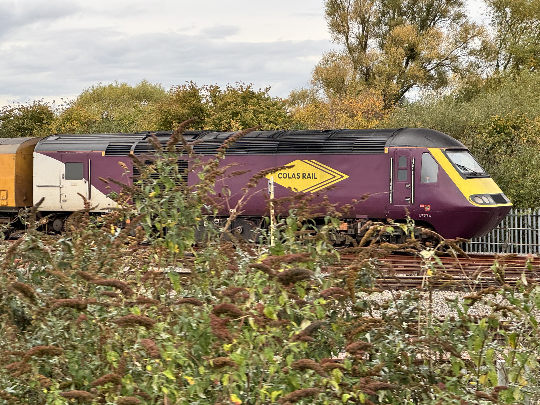 Wheel. Read Triangle Photo of 43274 at Reading triangle OTPD — trainlogger