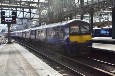 photo of 320304 at Glasgow Central