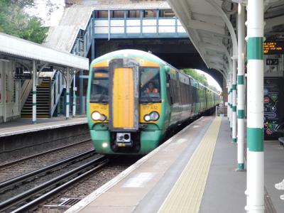 377432 at Burgess Hill. &copy; Trainman5862