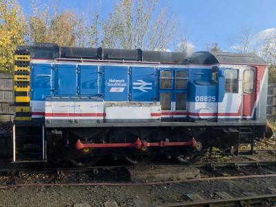 08825 at Chinnor & Princes Risborough Railway. &copy; MikeMOL