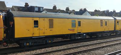 6264 coach at Tonbridge. &copy; Geoff
