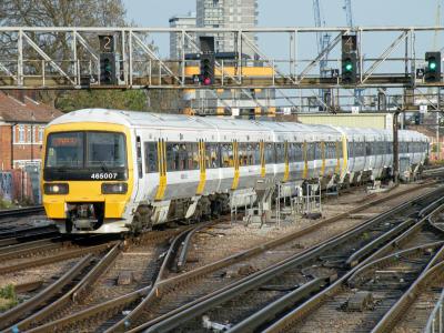 465007 at London Bridge. &copy; llamafish