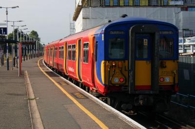 5731 at Guildford. &copy; South Coast Trainspotter