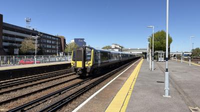 444038 at Eastleigh. &copy; Luivery