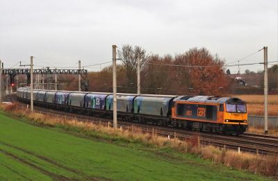 60021 at Winwick. &copy; stevexos