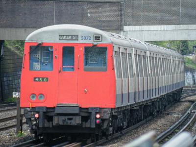 LU5072 at Dollis Hill. &copy; llamafish