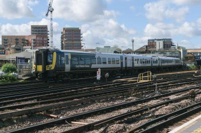 444030 at Clapham Junction. &copy; llamafish