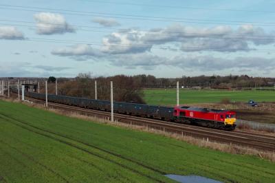 66092 at Winwick. &copy; stevexos
