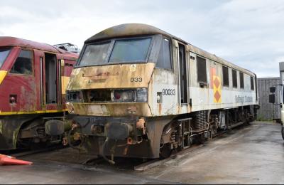 90033 at Sandbach Car & Commercial Dismantlers. &copy; Brodie