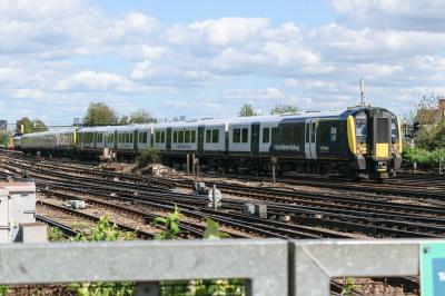 photo of 450092 at Clapham Junction