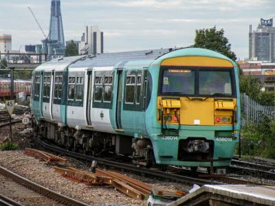 456014 at Clapham Junction. &copy; llamafish