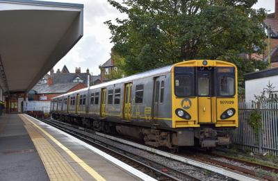 507029 at West Kirby. &copy; Brodie