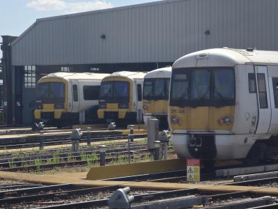 466026,466008,376022,376026 at Slade Green T&RSMD. &copy; MikeMOL