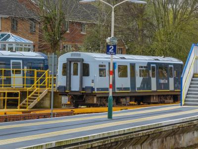 484003 at Ryde St Johns Road. &copy; DEMU1013