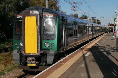 350112 at Rugeley Trent Valley. &copy; stevexos