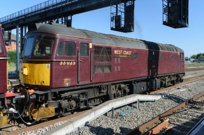33025 at Derby. &copy; llamafish