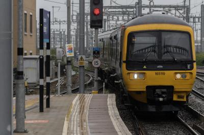165119 at Reading. &copy; Harry Bennellick