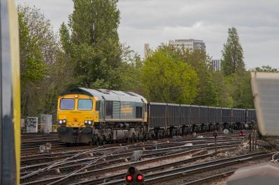 66620 at Clapham Junction. &copy; Zain