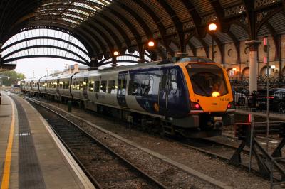 195132 at York. &copy; South Coast Trainspotter