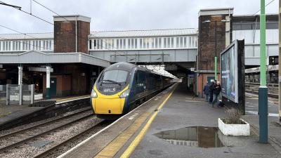 390042 at Nuneaton. &copy; Luivery