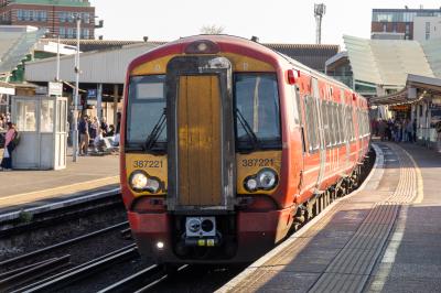 photo of 387221 at Clapham Junction