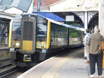 450117 at Fratton. &copy; Trainman5862