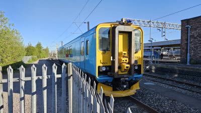 photo of 153383 at Nuneaton Civil Engineers
