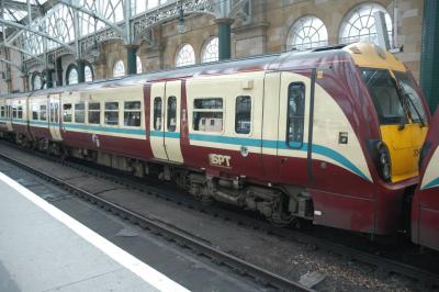 334013 at Glasgow Central. &copy; Byron5574