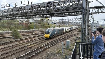 390115 at Crewe. &copy; Luivery