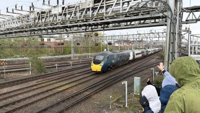 390104 at Crewe. &copy; Luivery