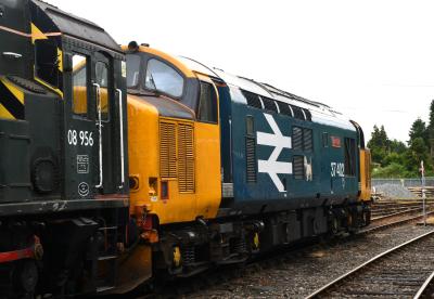 37402 at Barrow Hill. &copy; MJM