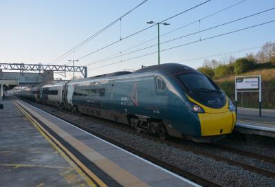390134 at Milton Keynes Central. &copy; AJax