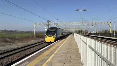 390153 at Cheddington. &copy; Luivery