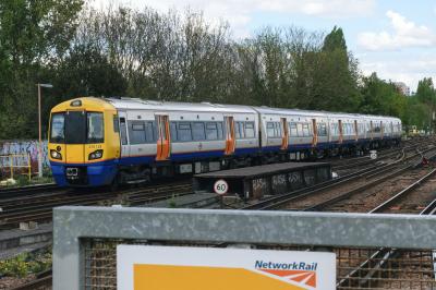 378153 at Clapham Junction. &copy; llamafish