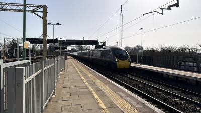 390107 at Cheddington. &copy; Luivery