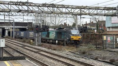 68005 at Nuneaton. &copy; Luivery