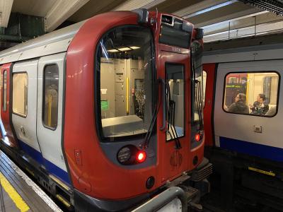LU21317 at Edgware Road (Circle Line) (LU). &copy; Pistolpete008