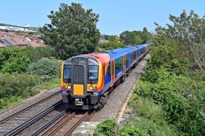 450110 at Portchester. &copy; Bestieboy