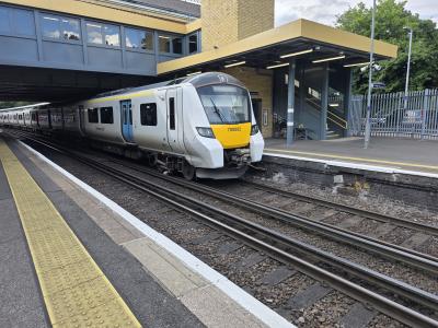 700002 at Chatham. &copy; MikeMOL