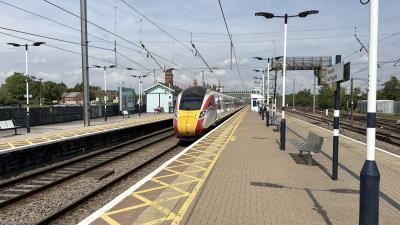 801111 at Newark North Gate. &copy; Luivery