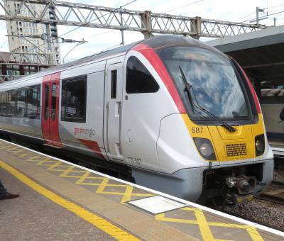 720587 at Bethnal Green. &copy; Geoff
