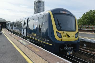 701044 at Clapham Junction. &copy; llamafish