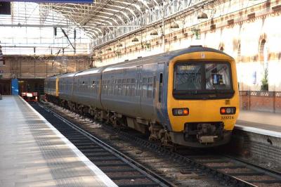323224 at Manchester Piccadilly. &copy; trainlogger