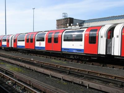 LU92060 at Hainault LU depot. &copy; Byron5574