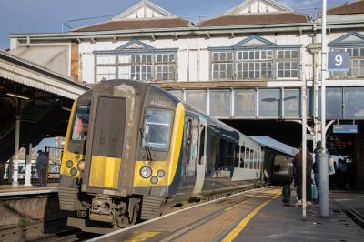 444027 at Clapham Junction. &copy; Zain