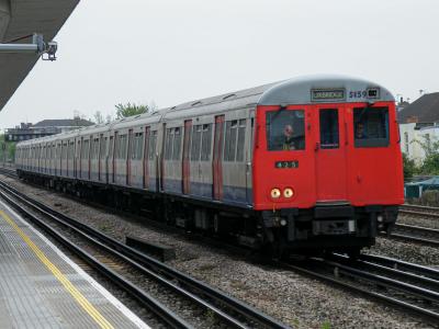 LU5159 at Dollis Hill. &copy; llamafish