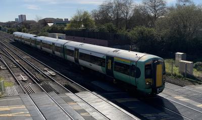 377409 at Mount Pleasant level crossing, Southampton. &copy; BigKev